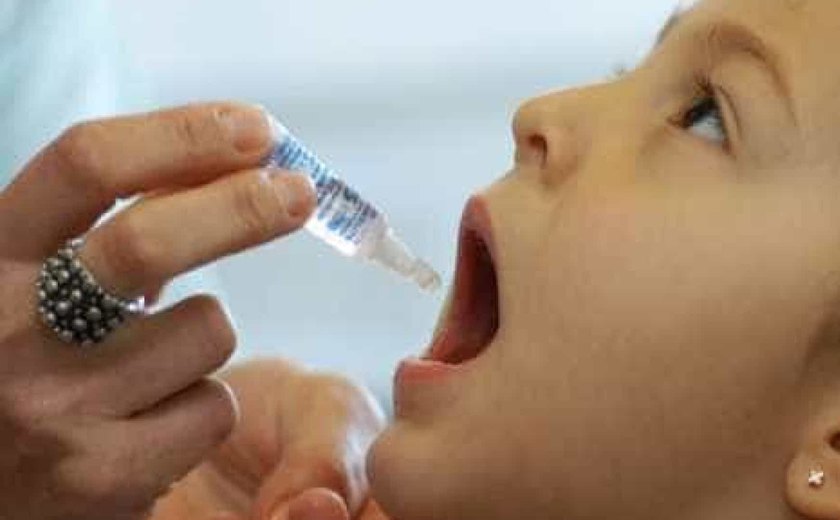 Apenas metade das crianças em São Paulo foi vacinada contra poliomelite neste ano