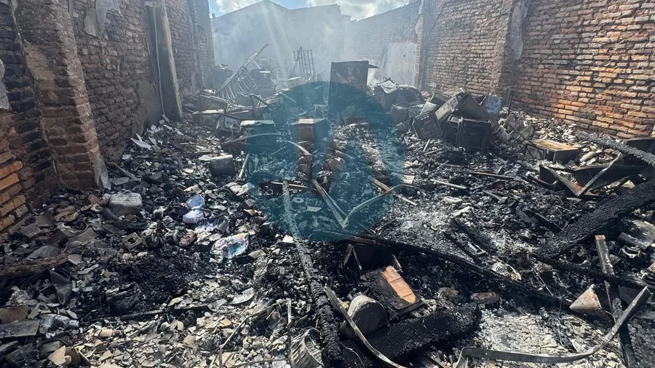 Chamas destroem tradicional loja de eletrodomésticos em Arapiraca