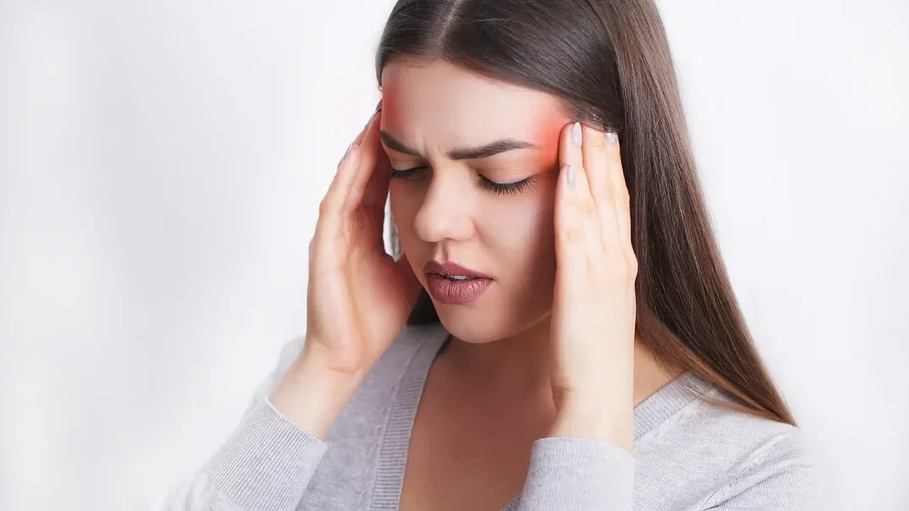 A acupuntura auricular pode ajudar a aliviar enxaquecas, afirma a neurociência