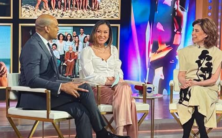 Fernanda Torres dá entrevista para o 'Good Morning America', um dos maiores programas dos EUA
