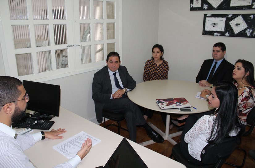 Procon Arapiraca e representantes de instituições bancárias discutem melhorias no atendimento