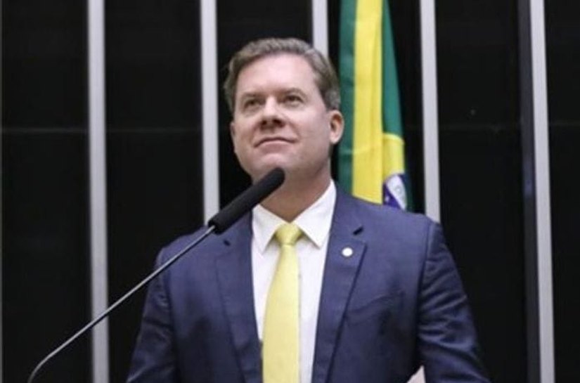 Marx Beltrão assina PEC da redução da maioridade penal e defende mudança em favor da segurança pública