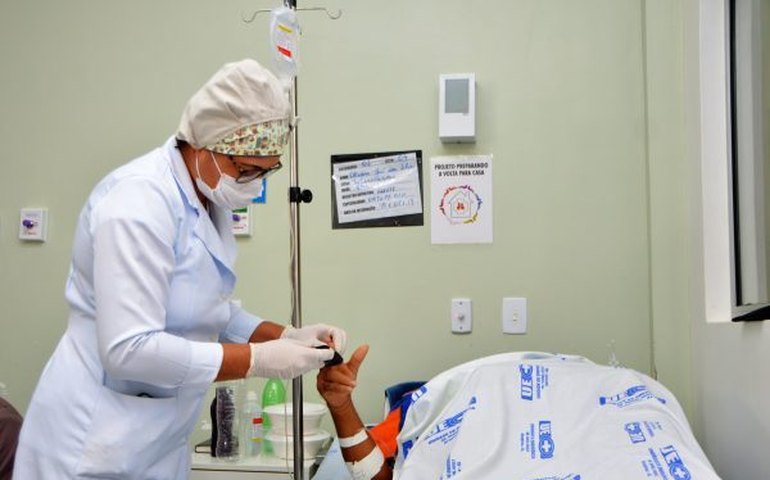 Hospital de Emergência do Agreste procura por familiares de paciente internado desde o último 10 de março