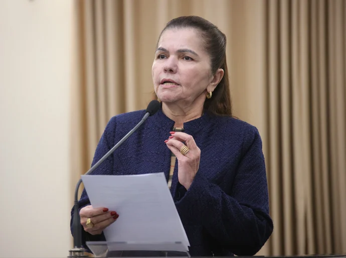 Ângela Garrote denuncia atraso de repasses e precariedade no Hospital Santa Rita