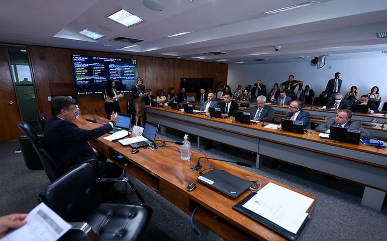 CCT vota projeto que agiliza identificar infratores por excesso de velocidade