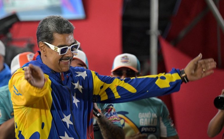 Presidente de Cuba liga para Nicolás Maduro e parabeniza pela 'vitória eleitoral histórica'