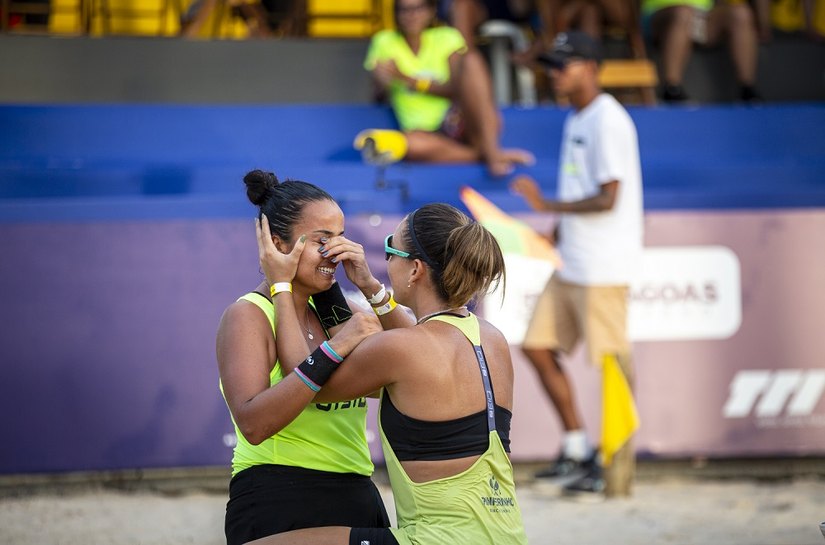 Brasil se garante na final do masculino do Pure Beach na Praia do Francês