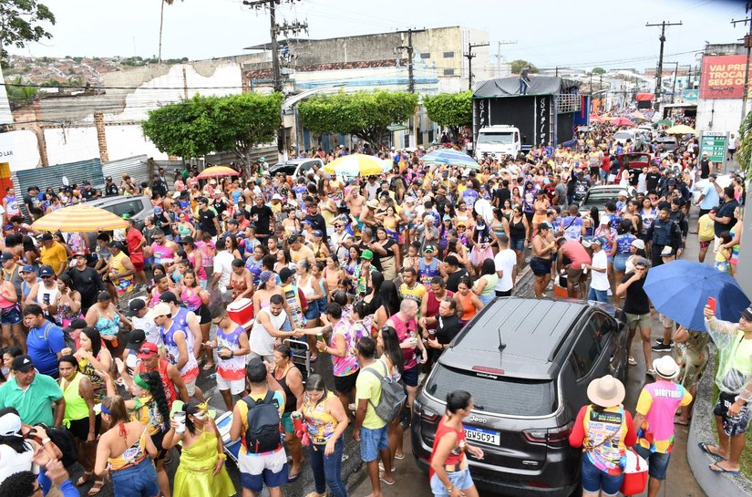 Bloco Peru da Madrugada arrasta multidão e reforça tradição carnavalesca em São Miguel dos Campos