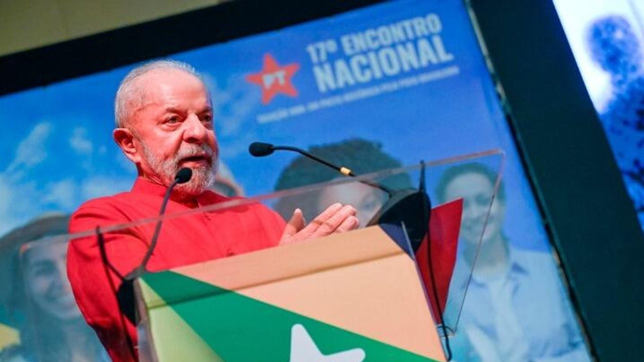 'Não posso falar tudo que eu acho que eu devo falar', diz Lula sobre tarifaço de Trump