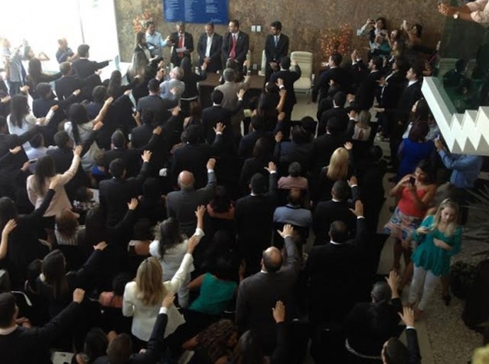 Novos advogados prestam juramento da sede da OAB/AL