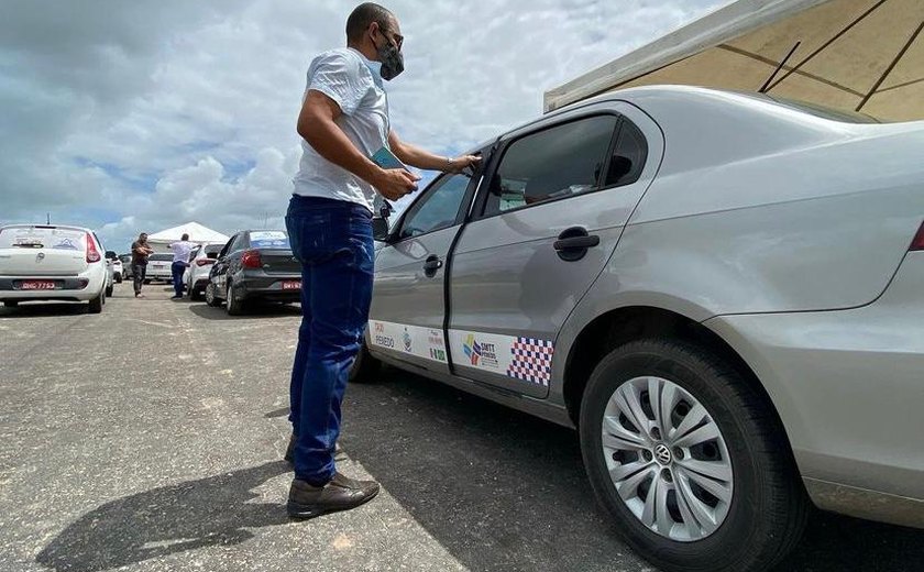 Prefeitura de Penedo viabiliza inclusão dos taxistas no benefício que paga R$ 6 mil reais para cada prestador do serviço