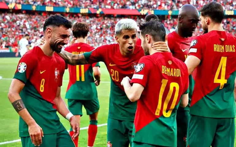 Portugal vence Bósnia por 3 a 0 pelas Eliminatórias da Eurocopa; Bélgica só empata