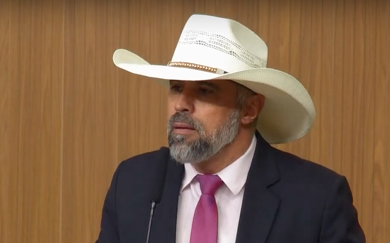 Um marginal com mandato