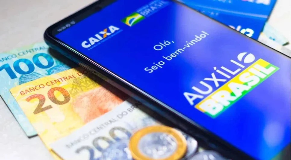 Governo antecipa pagamento do Auxílio Brasil de R$ 600 em agosto; veja calendário