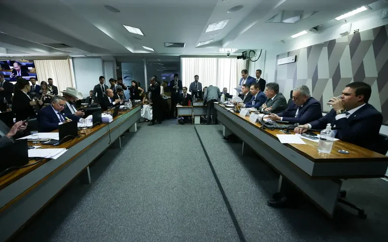 CPMI cancela sessão após investigados apresentarem atestado e HC