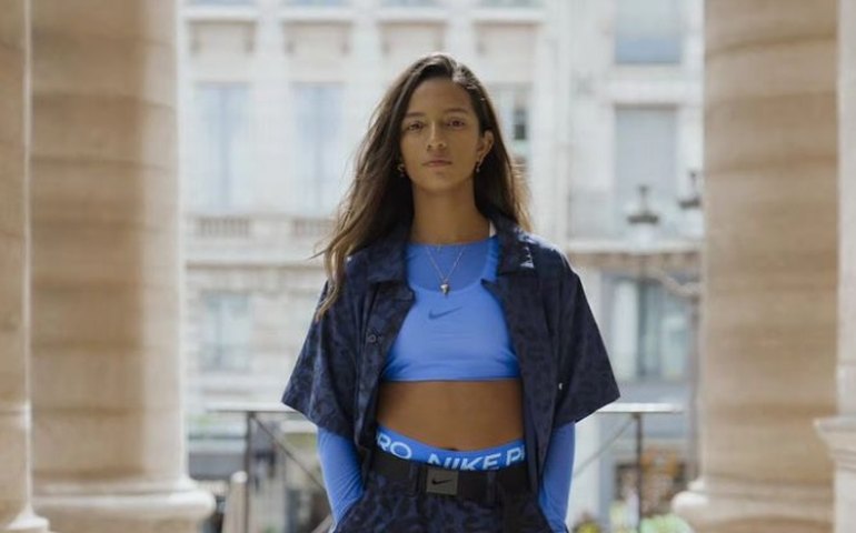 Rayssa Leal mostra como finaliza o cabelo nos bastidores das Olimpíadas, e seguidores aprovam: 'Blogueirando'