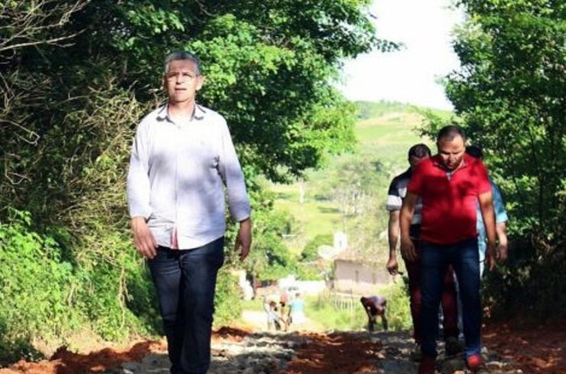 Prefeitura de Ibateguara recupera estradas vicinais do município