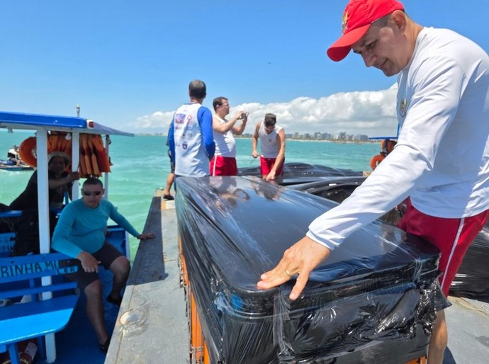 Balsas da queima de fogos de Maceió passam por vistoria