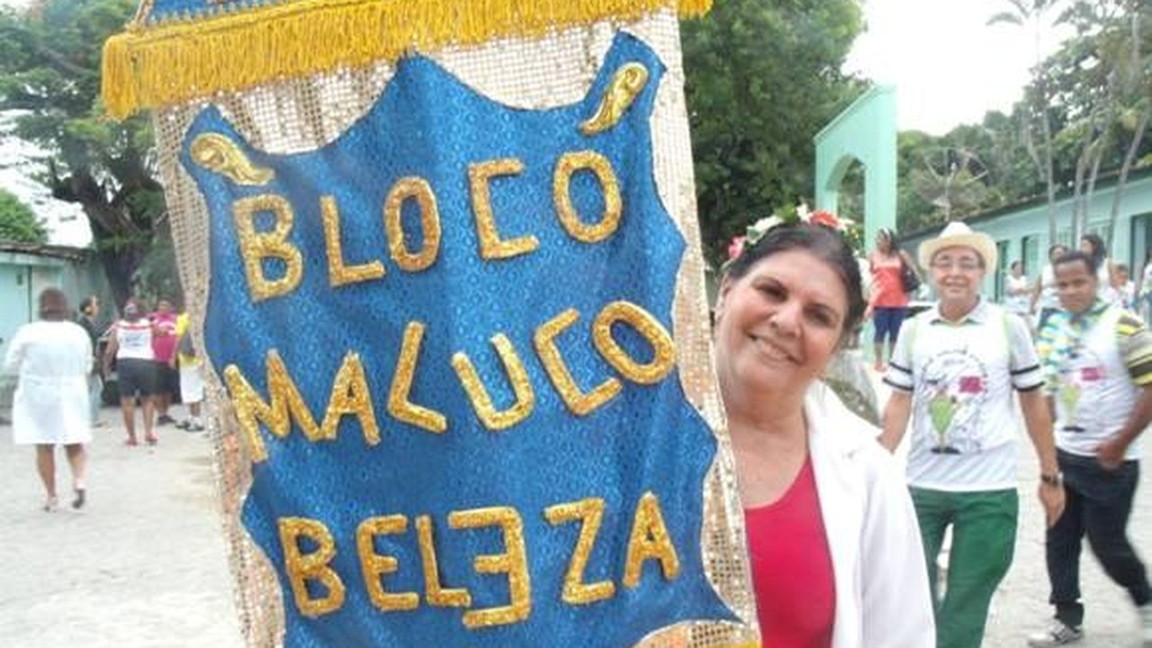 Desfile do Bloco Maluco Beleza atrai multidão em sua 24ª edição