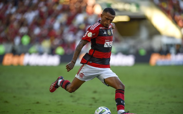 Com Sampaoli nas tribunas, Flamengo vence o Coritiba em estreia no Brasileirão