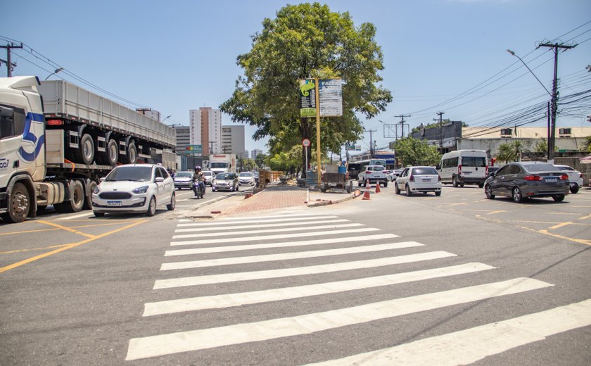 Infraestrutura interdita retornos da Avenida Fernandes Lima