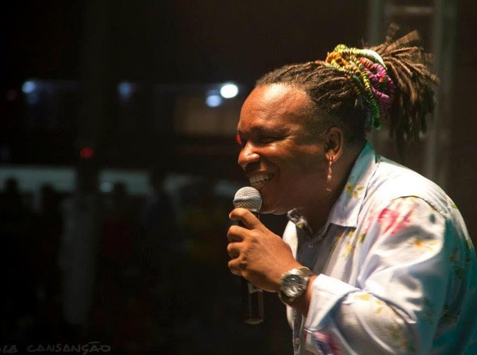 Quintas no Poço recebe Igbonan Rocha homenageando sucessos do samba