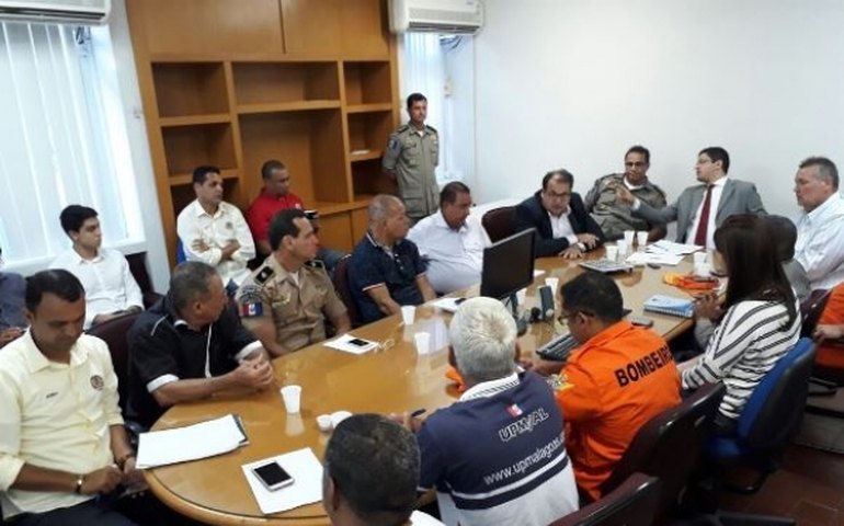 Governo de Alagoas propõe aumento de 6% aos militares