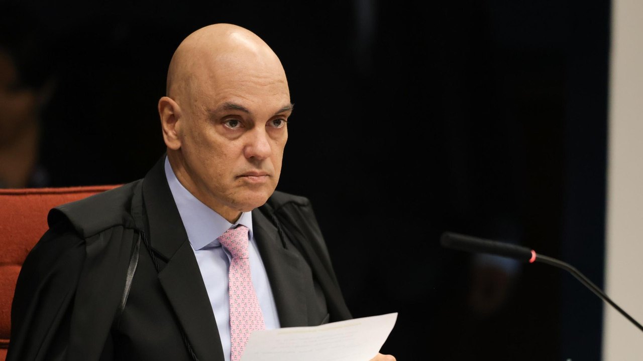 Moraes se declara impedido em ação que envolve esposa e Vorcaro