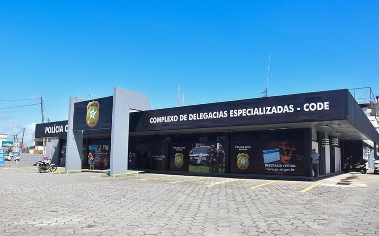 No Dia Nacional de Combate à Intolerância Religiosa, delegada alerta para importância da denúncia