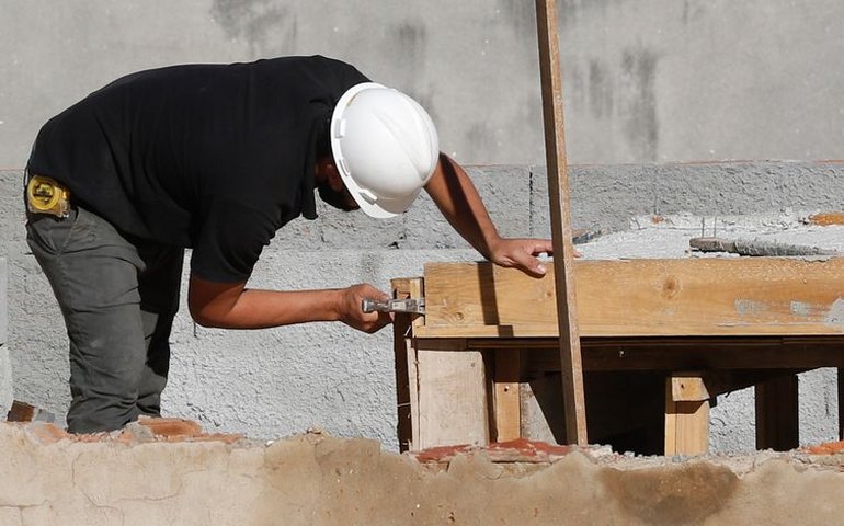 Presidente da CBIC espera que lançamentos no setor de classe média serão bem menores em 2025