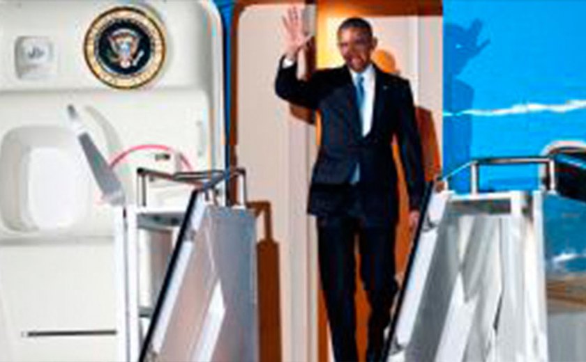 Obama chega ao Quênia, terra natal de seu pai