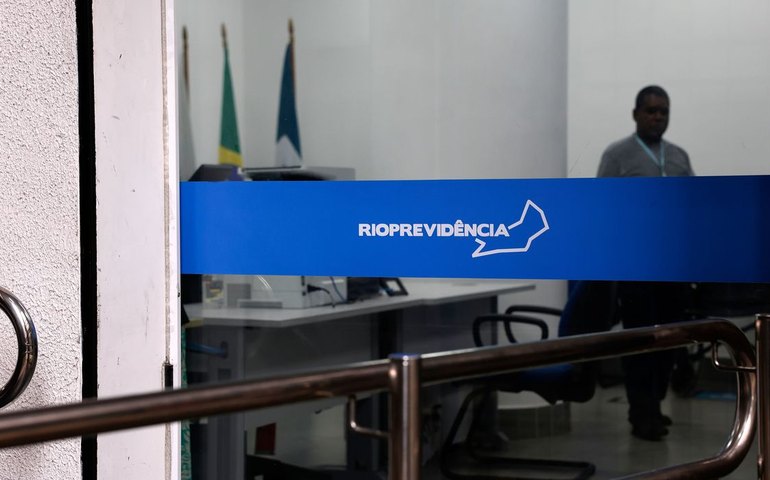 Cláudio Castro exonera presidente da Rioprovidência