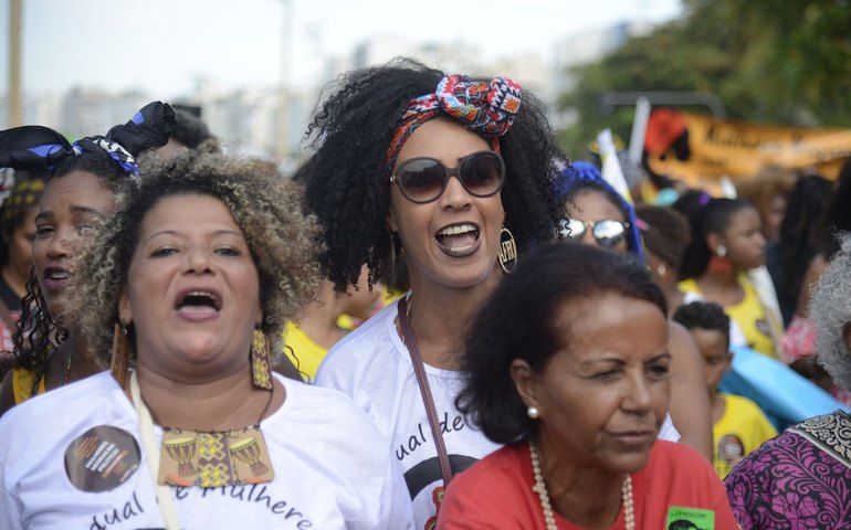 Racismo afeta saúde desde o nascimento até a morte, diz especialista