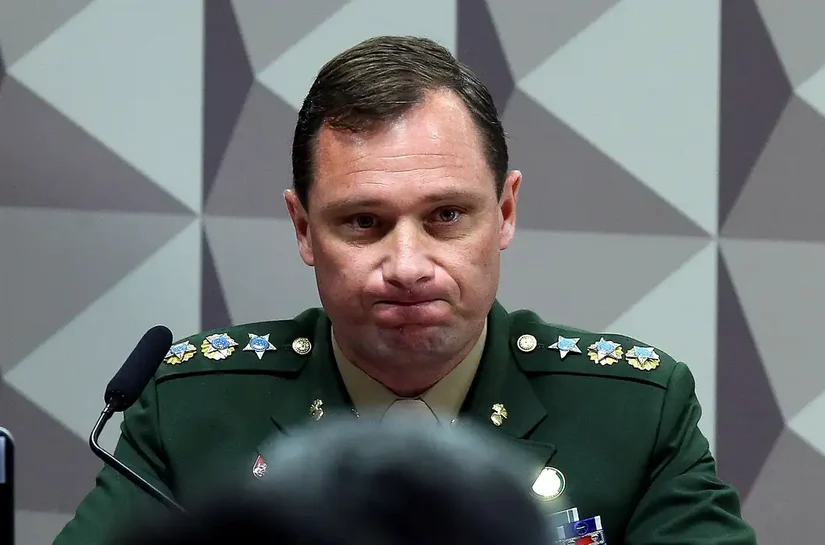 Moraes nega extinção da pena de Mauro Cid e devolução de passaporte