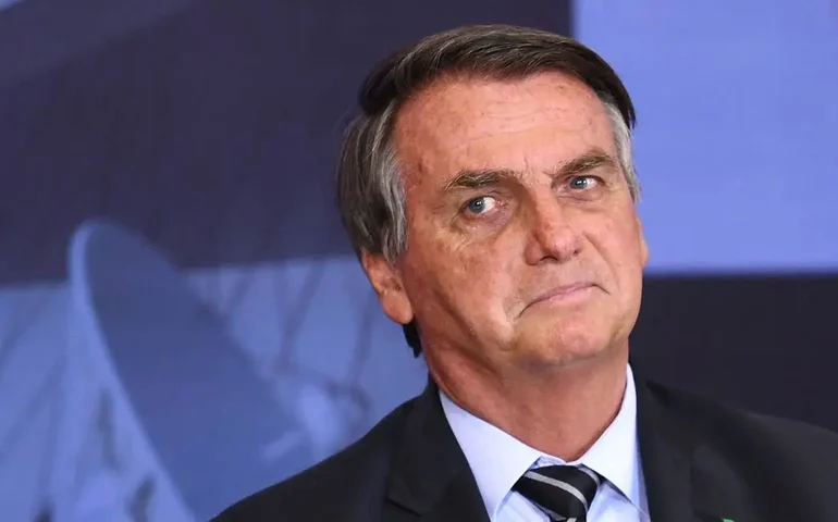 Bolsonaro pede ao STF autorização para celebrar aniversário da filha em casa