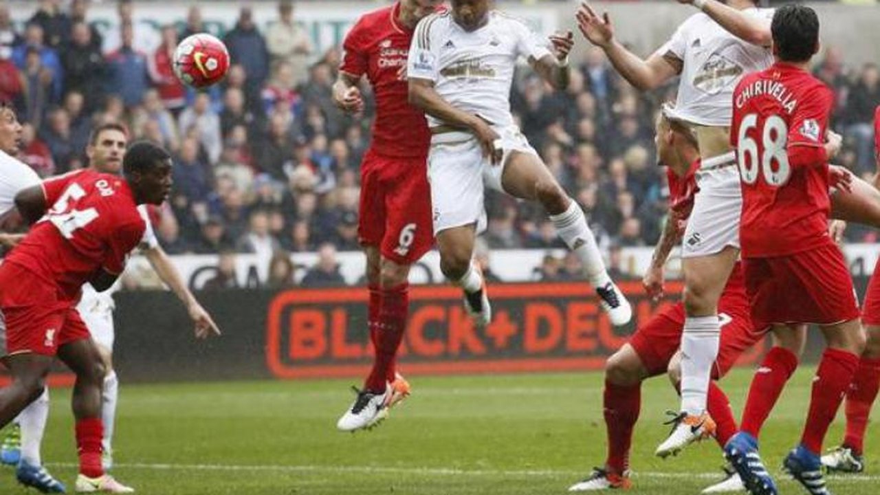 Liverpool bate Nottingham em 2º tempo elétrico e esquenta briga por vaga na Liga Europa