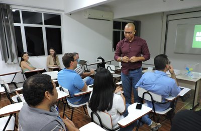 Casal dá continuidade às ações do Abril Verde em palestra no Complexo Pratagy