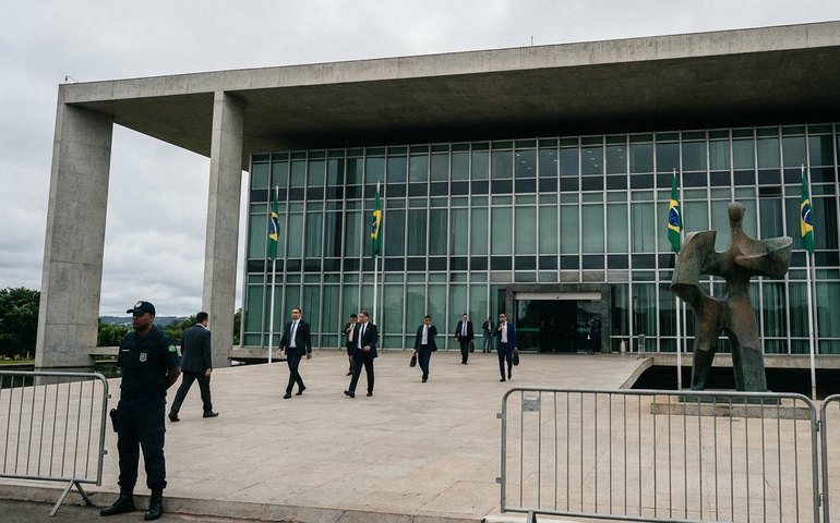 Copom reconhece avanço no cenário, mas mantém postura vigilante