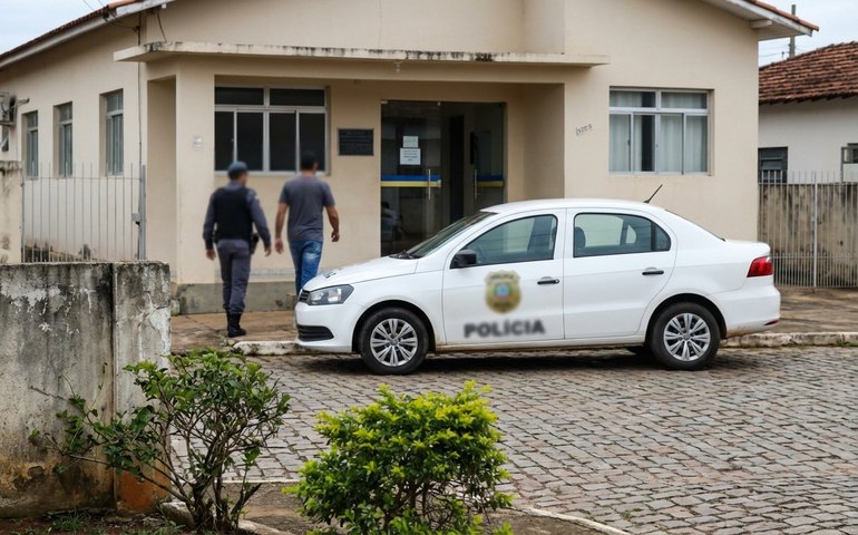 Mulher é presa no Rio suspeita de sequestrar bebê e atear fogo na mãe da criança