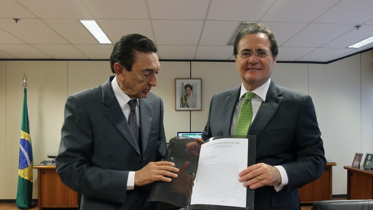 Renan pede urgência no pagamento de perdas do Plano Bresser a servidores da CEAL