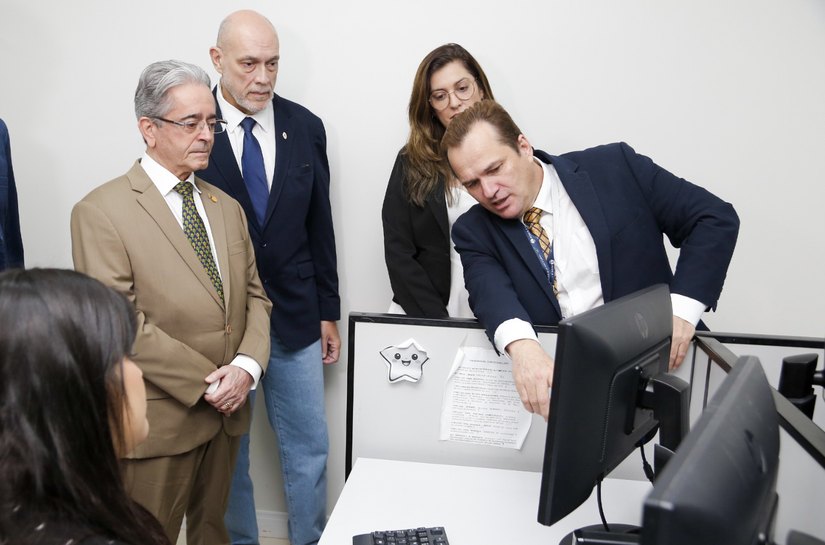 Presidente do TJAL acompanha implantação do eproc no 3º Juizado da Capital