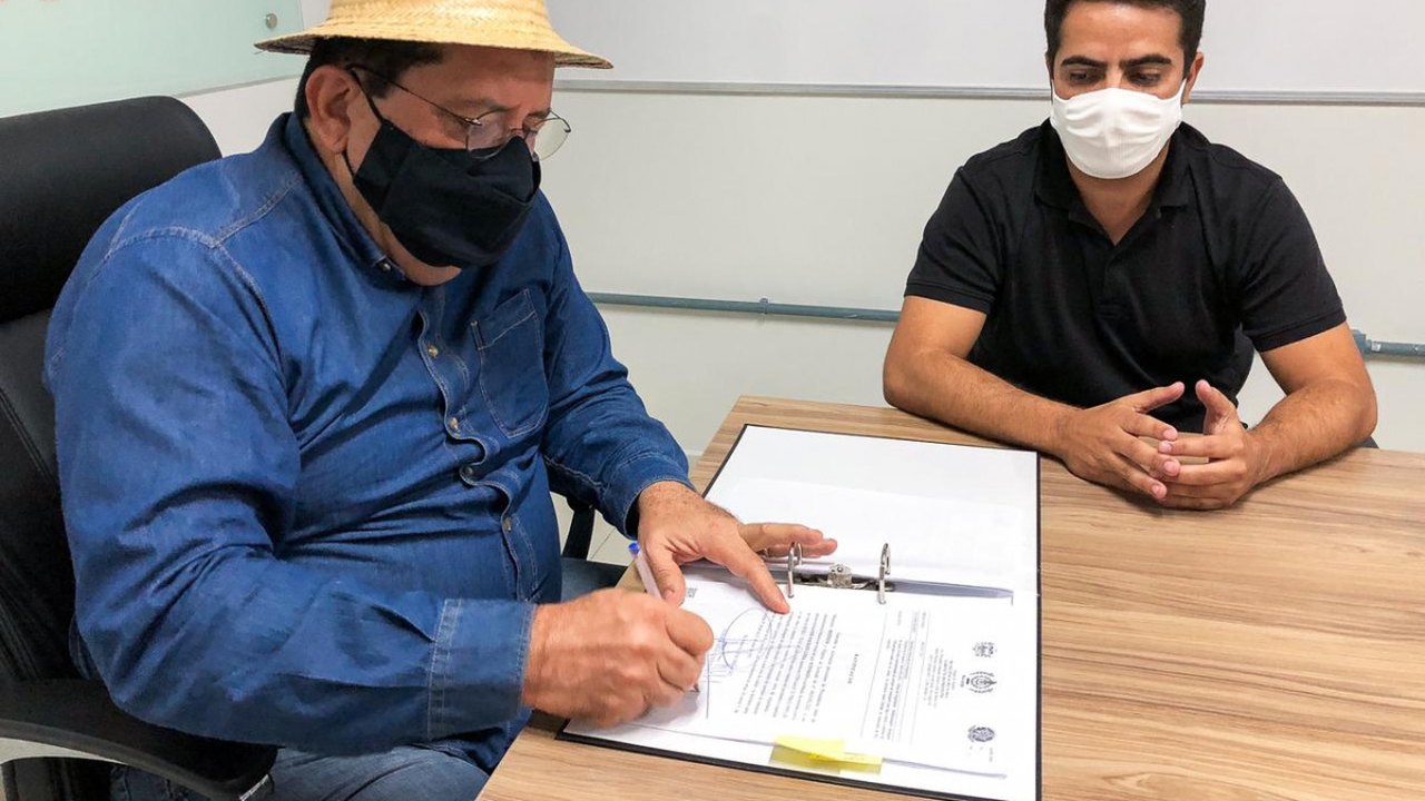 Prefeito Gilberto Gonçalves assina Ordem de Serviço para construção de novo acesso à cidade de Rio Largo