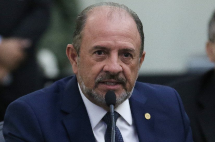 Antonio Albuquerque solicita manutenção de posto do Instituto de Identificação em Limoeiro de Anadia