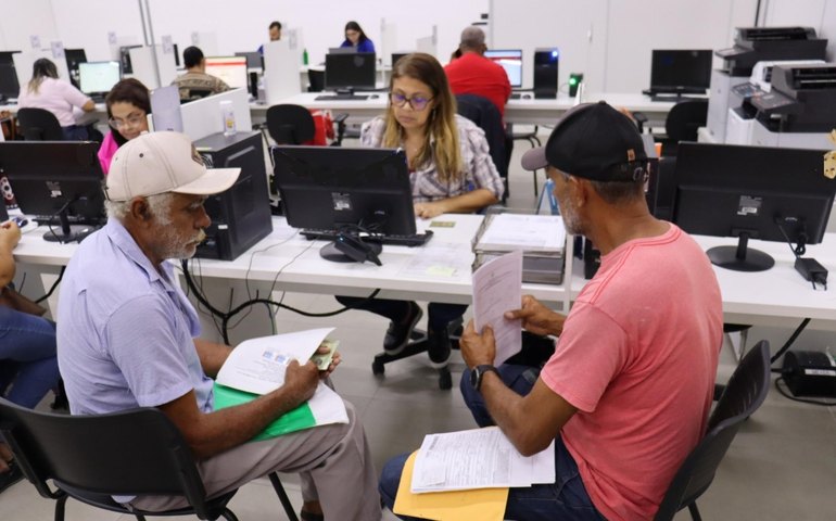 Casal e MPAL realizam ação de cadastro na Tarifa Social em residenciais de Arapiraca