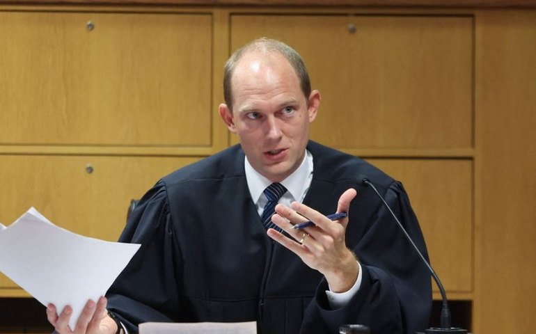 Eleições EUA: juiz da Geórgia rejeita parte de acusações contra Trump em caso de interferência