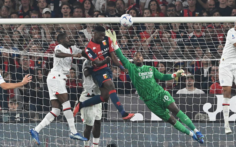 Milan vence Genoa com gol no fim e assume a liderança do Campeonato Italiano