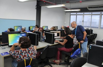 Saúde inicia curso de inclusão digital e noções de saúde para idosos