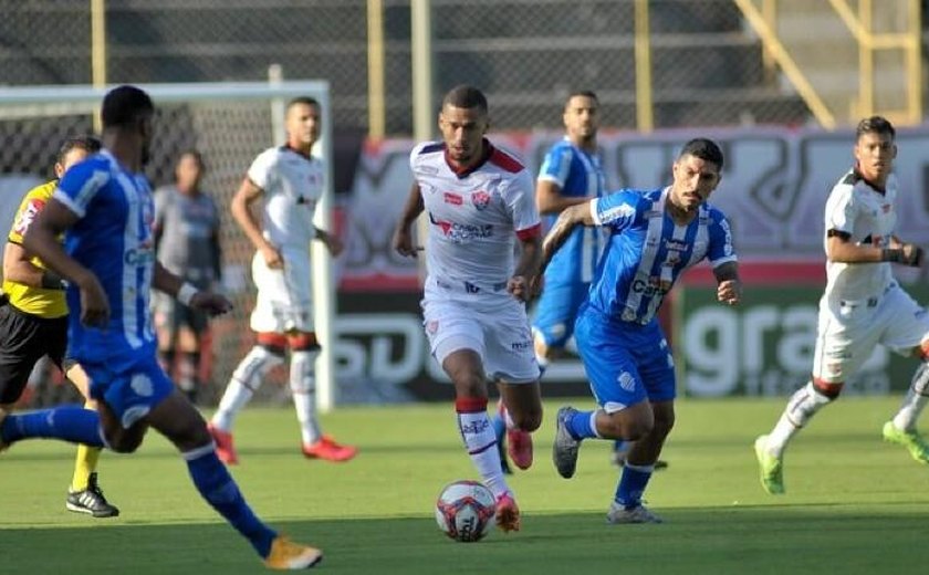 CSA vence Vitória e encosta no G4 da Série B