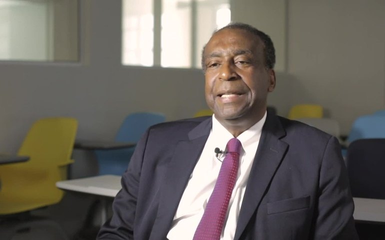 Bolsonaro anuncia e efetiva Carlos Decotelli no Ministério da Educação