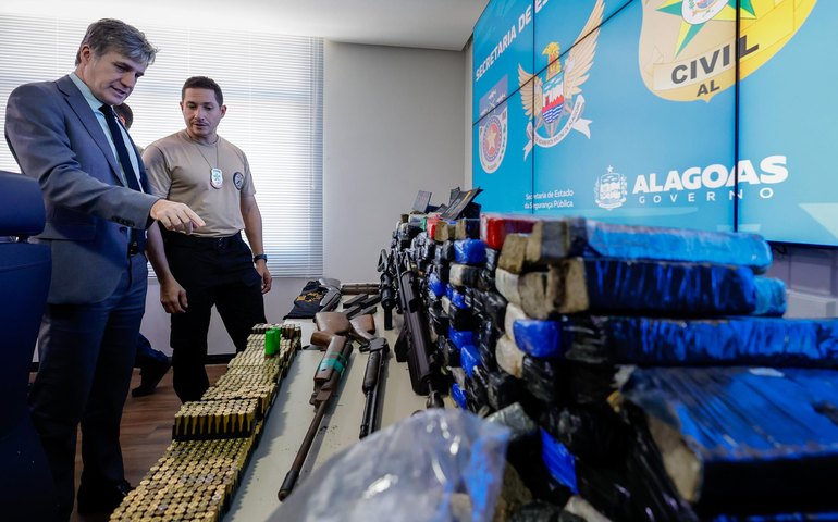SSP apresenta resultado da operação que apreendeu drogas, armas e munições